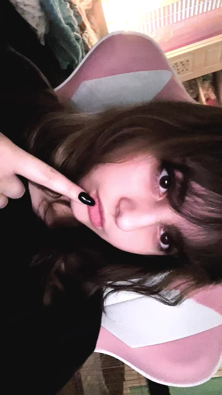 @👾