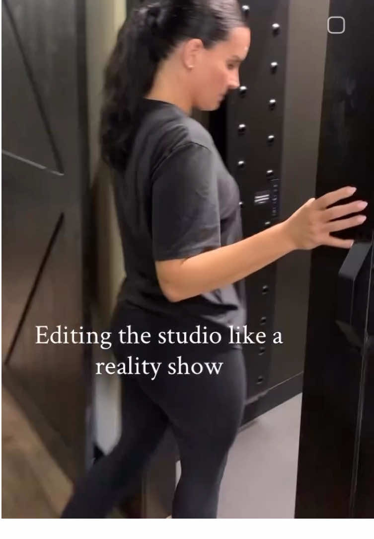 @The Blush and Glow Studio