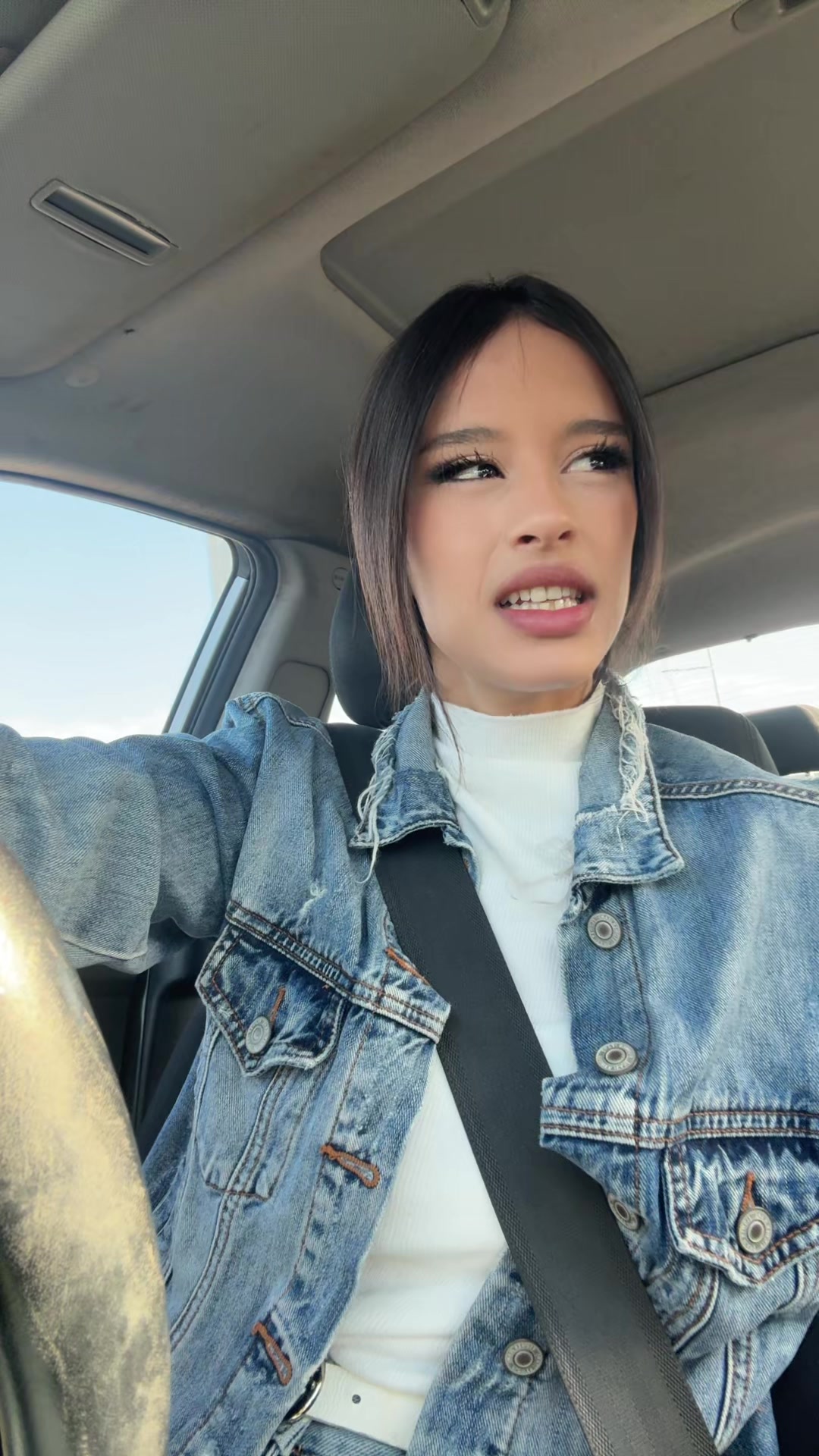 @Shirabusi