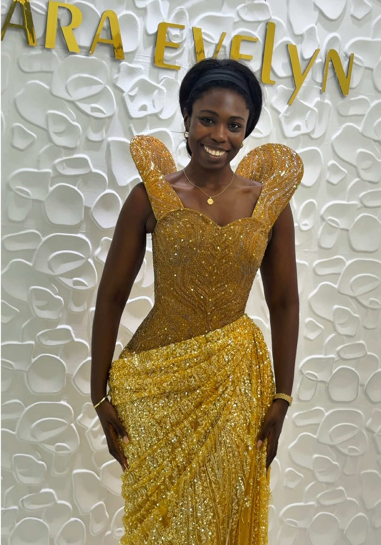 @Lara Evelyn