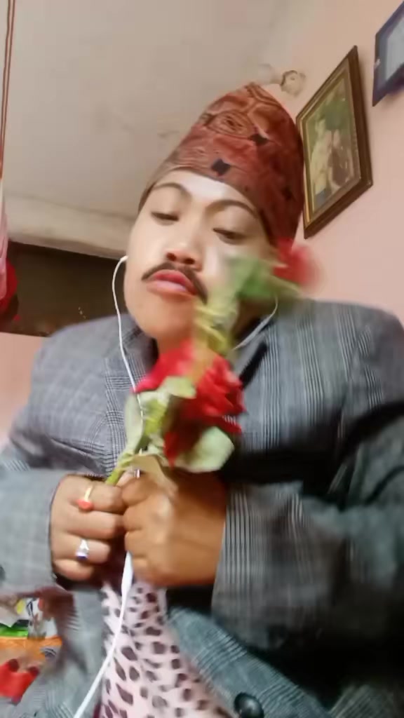 @❤ अनुष्मा भ्लोन ❤️