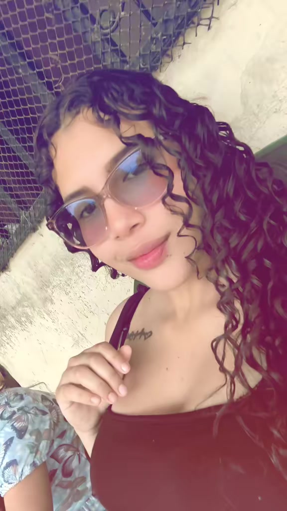 @Mónica🖤.