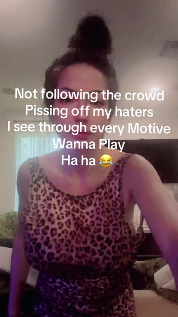 @Danielle_Paige_Pro