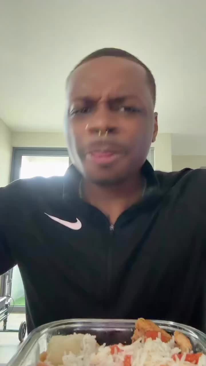 @AmomentWithDanni