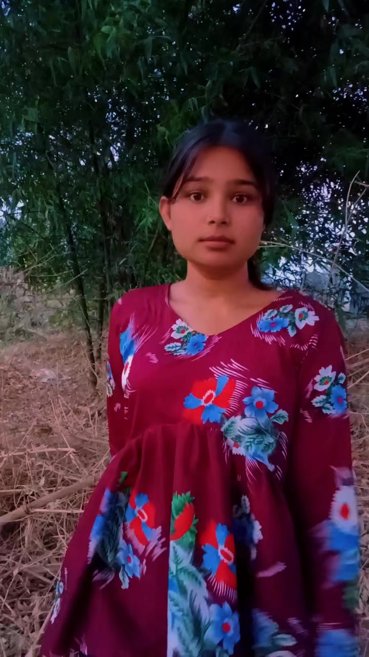 @👑pinky pahari 🍁💚🥀
