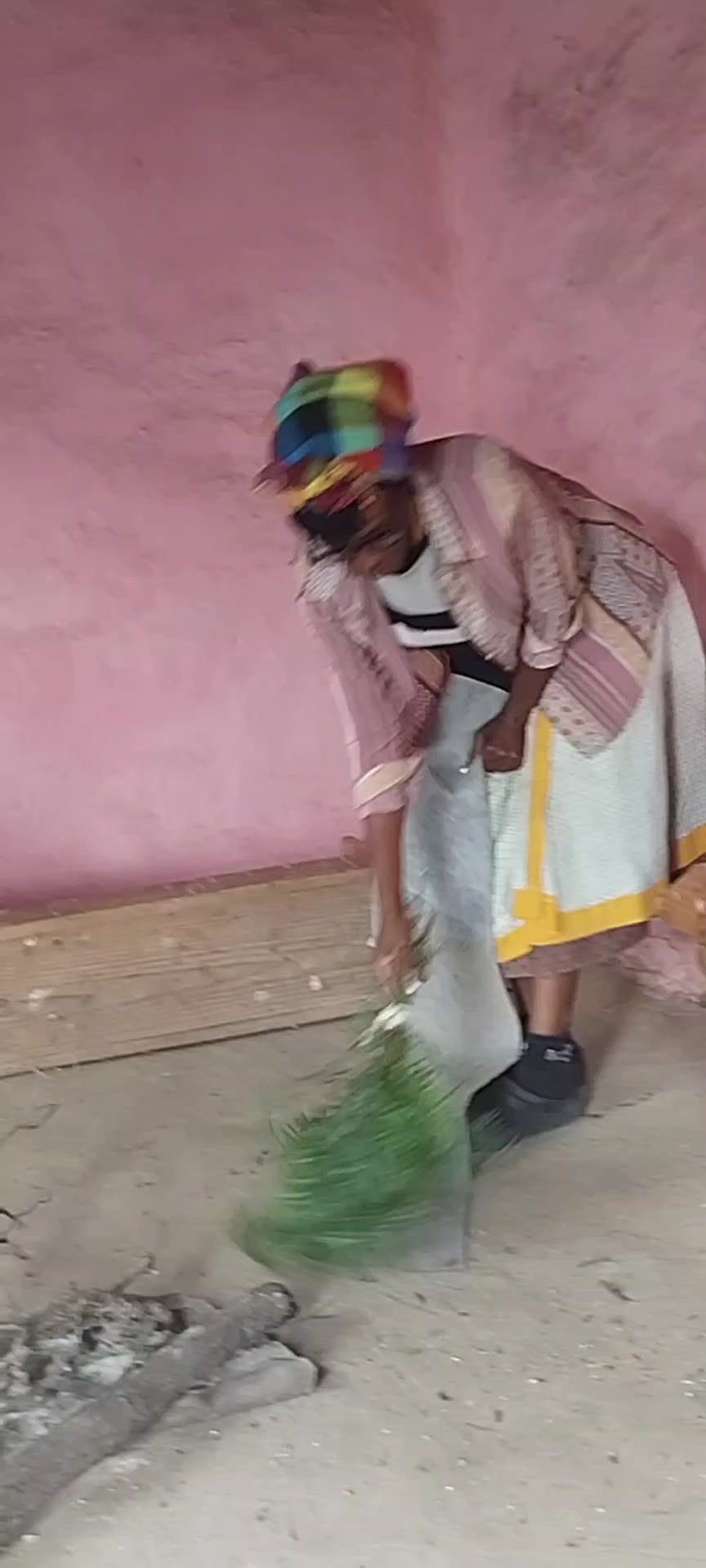 @Nqanqa