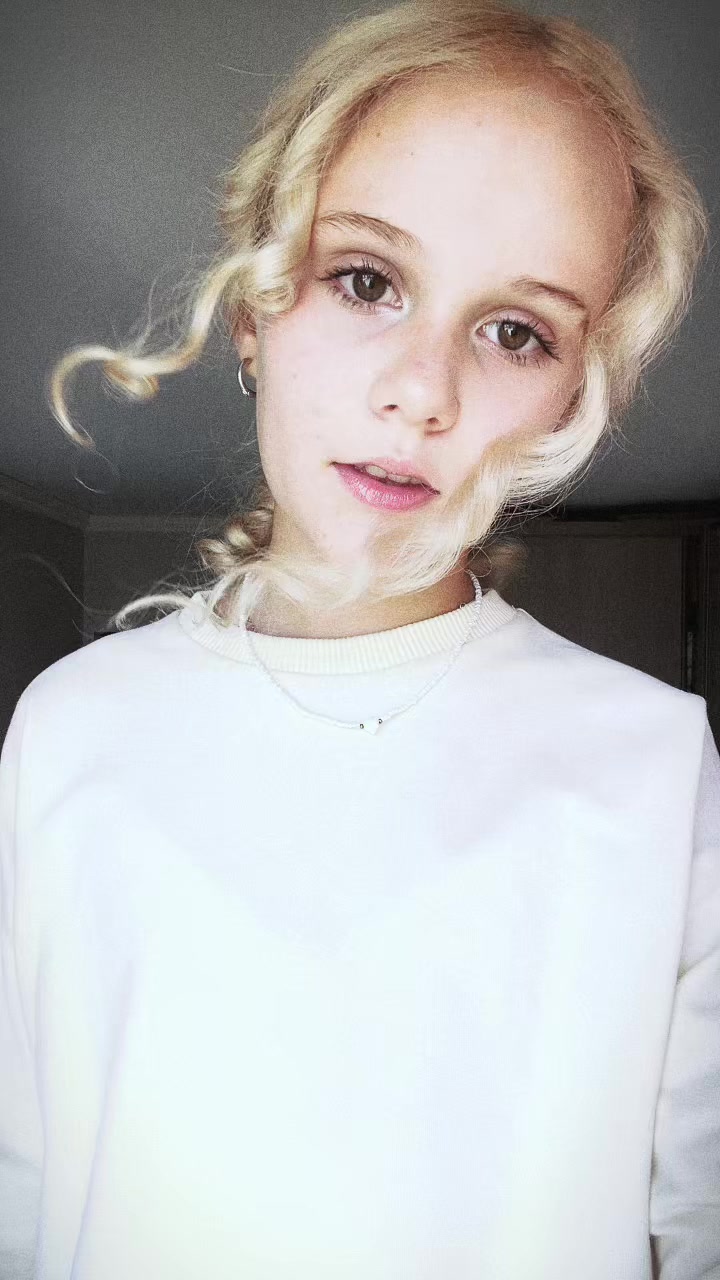 @mavrii