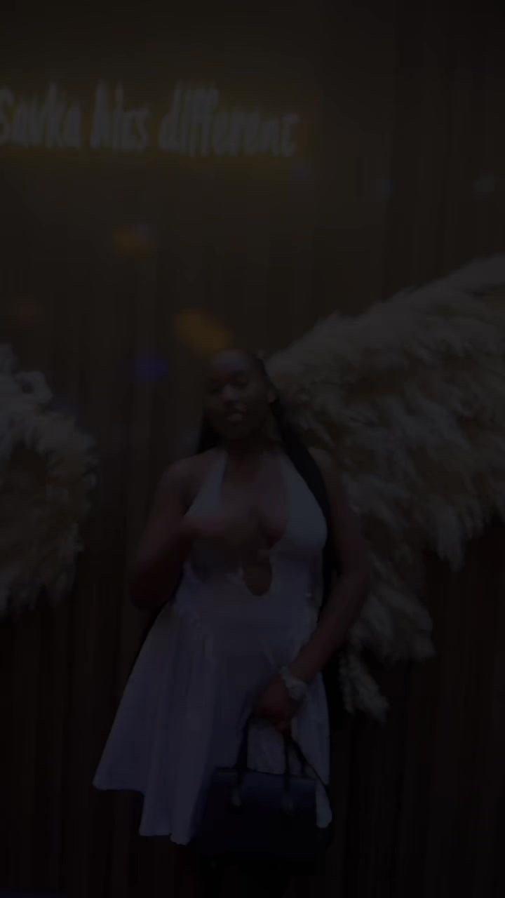 @BECKY🦋