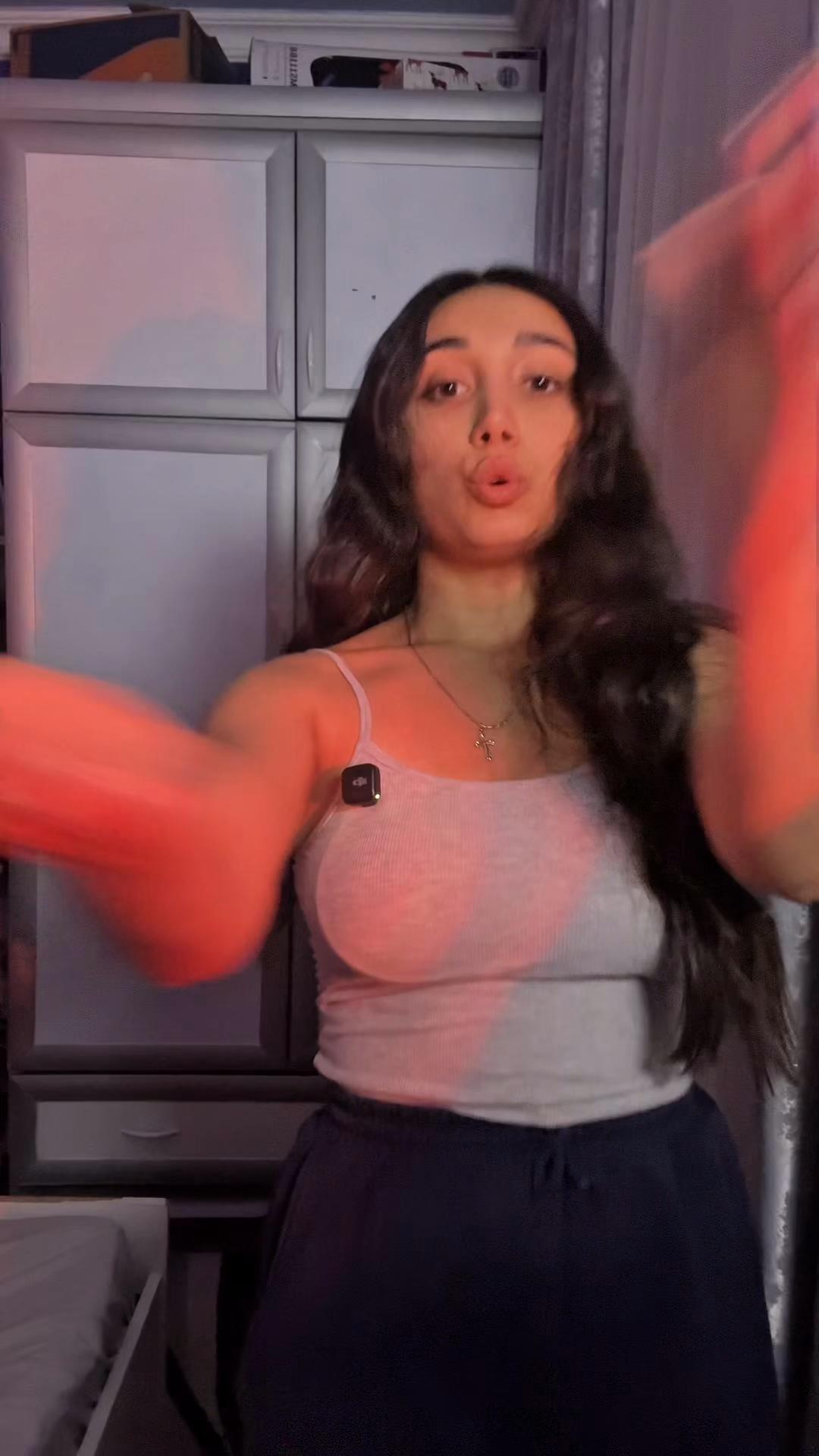 @𝐀𝐧𝐢.𝐉𝐨𝐮𝐫𝐧𝐚𝐥𝐢𝐬𝐭