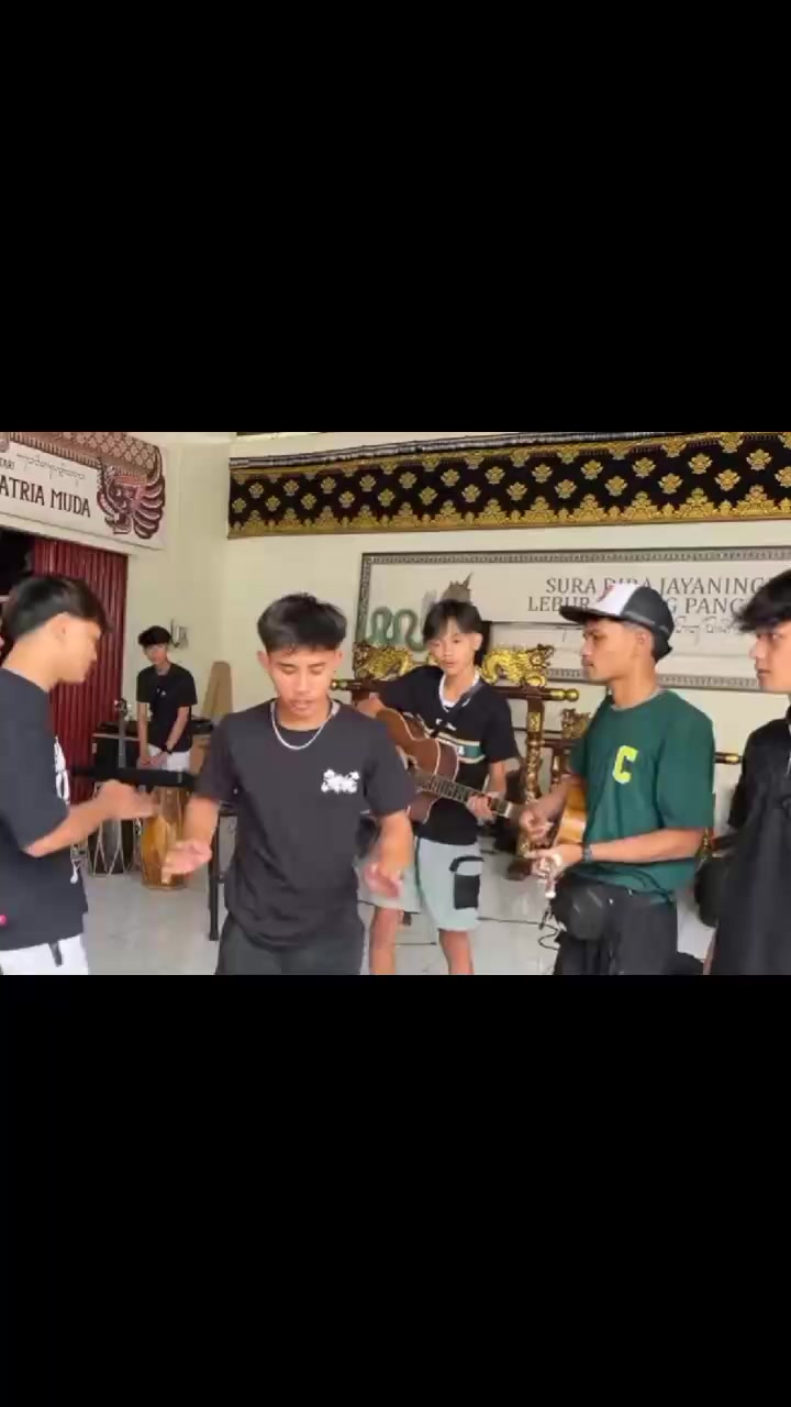 @A Y U`~
