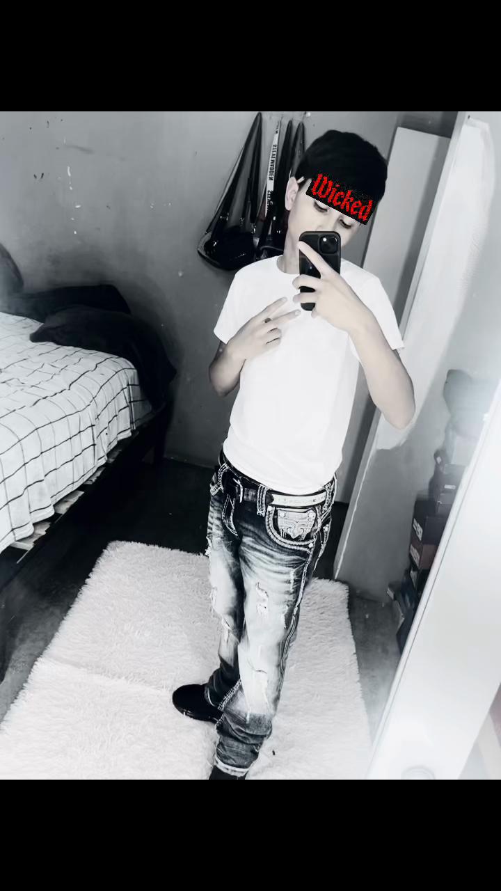 @Ángel_12