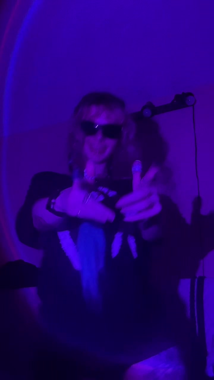 @E:)
