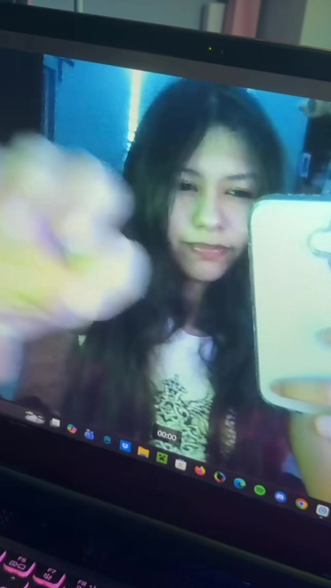 @itzel