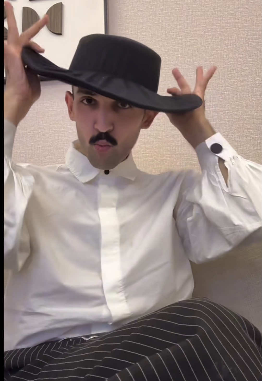 @๐ ๐
๐’๐ ๐ฟ๐บ๐ ๐๏ผ