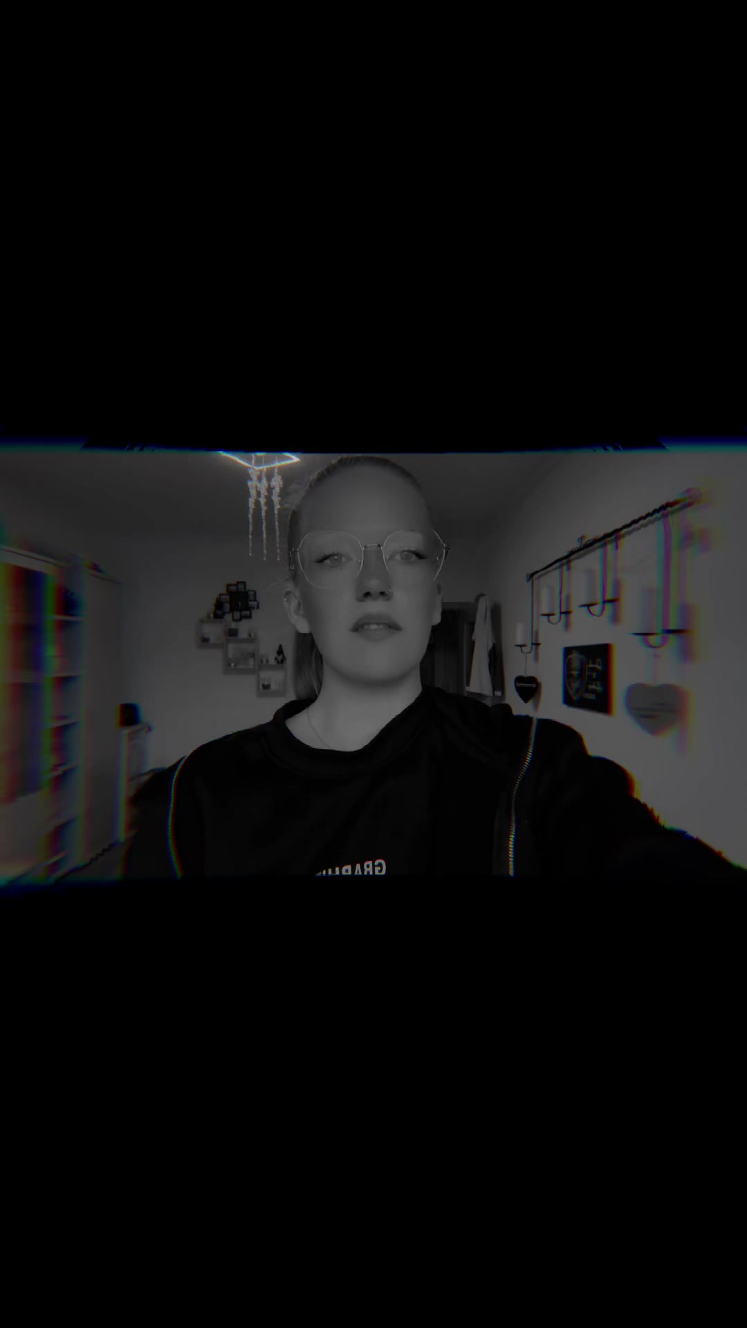 @Celina⚡️🖤