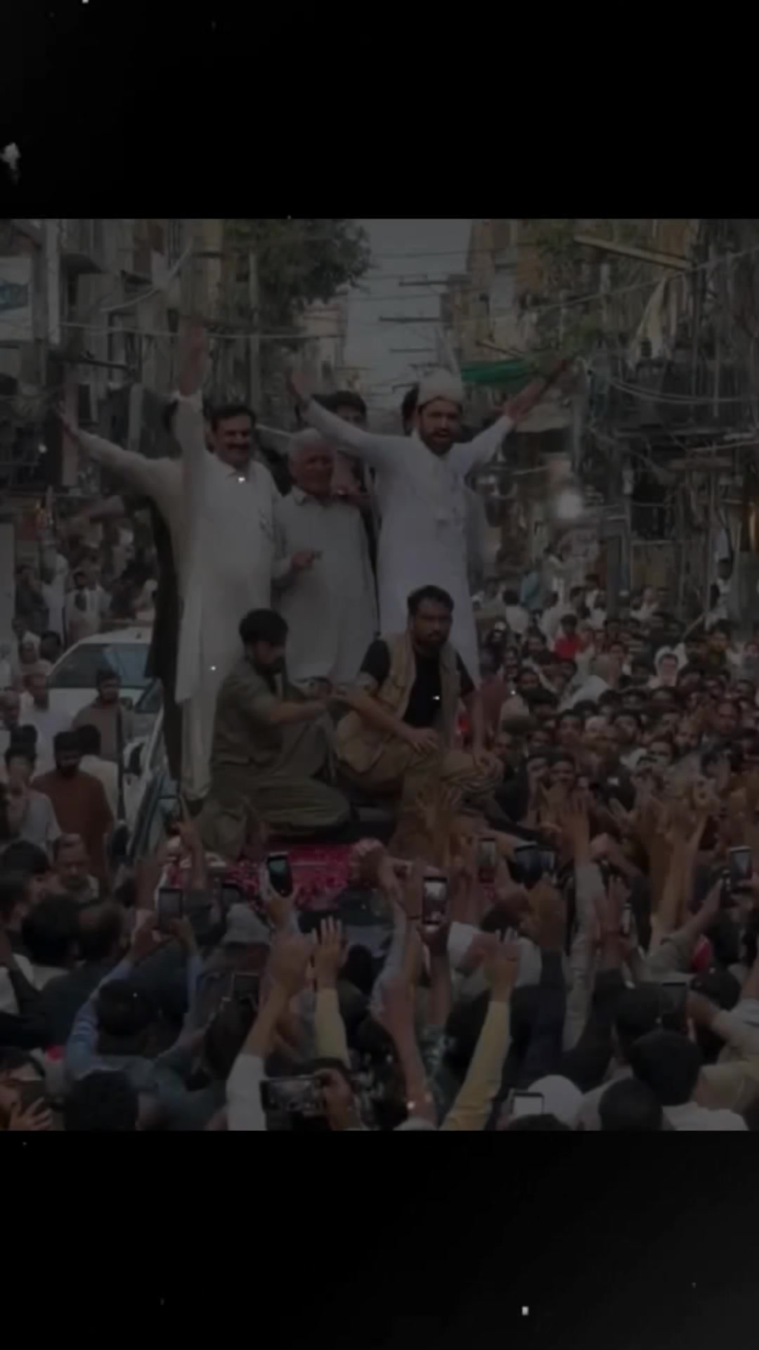 @Tariq Mahmood 804😎🇵🇰🇵🇰✌️
