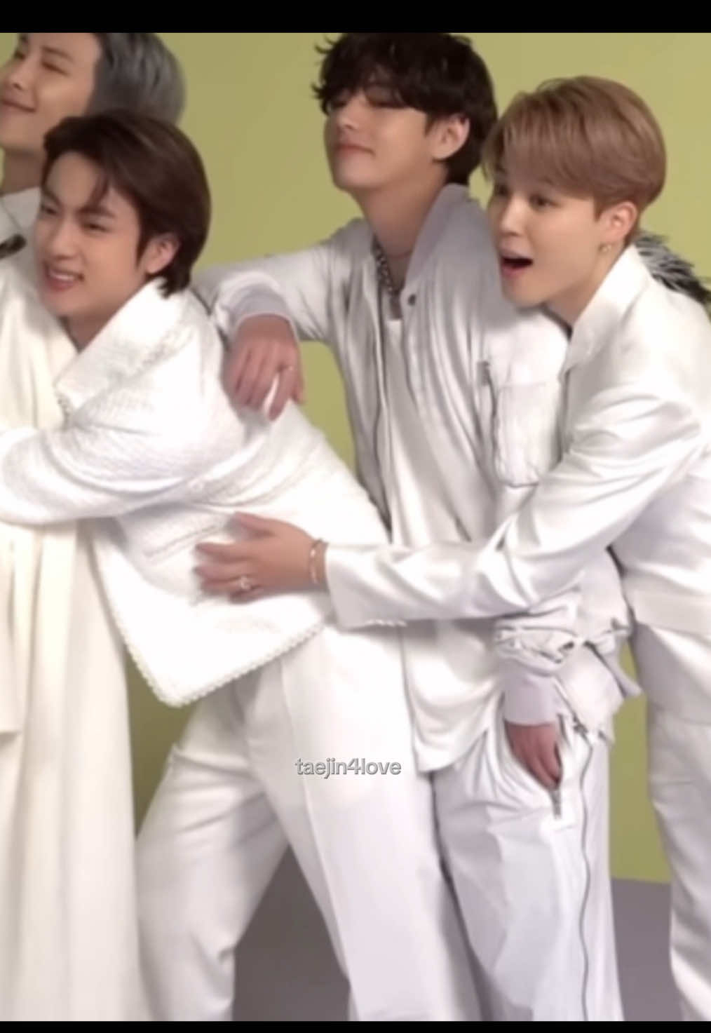 @TaeJin🐯🐹saw BTS