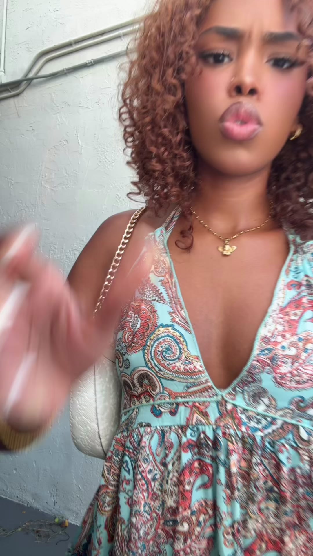 @🧚🏾&zwj;♀️