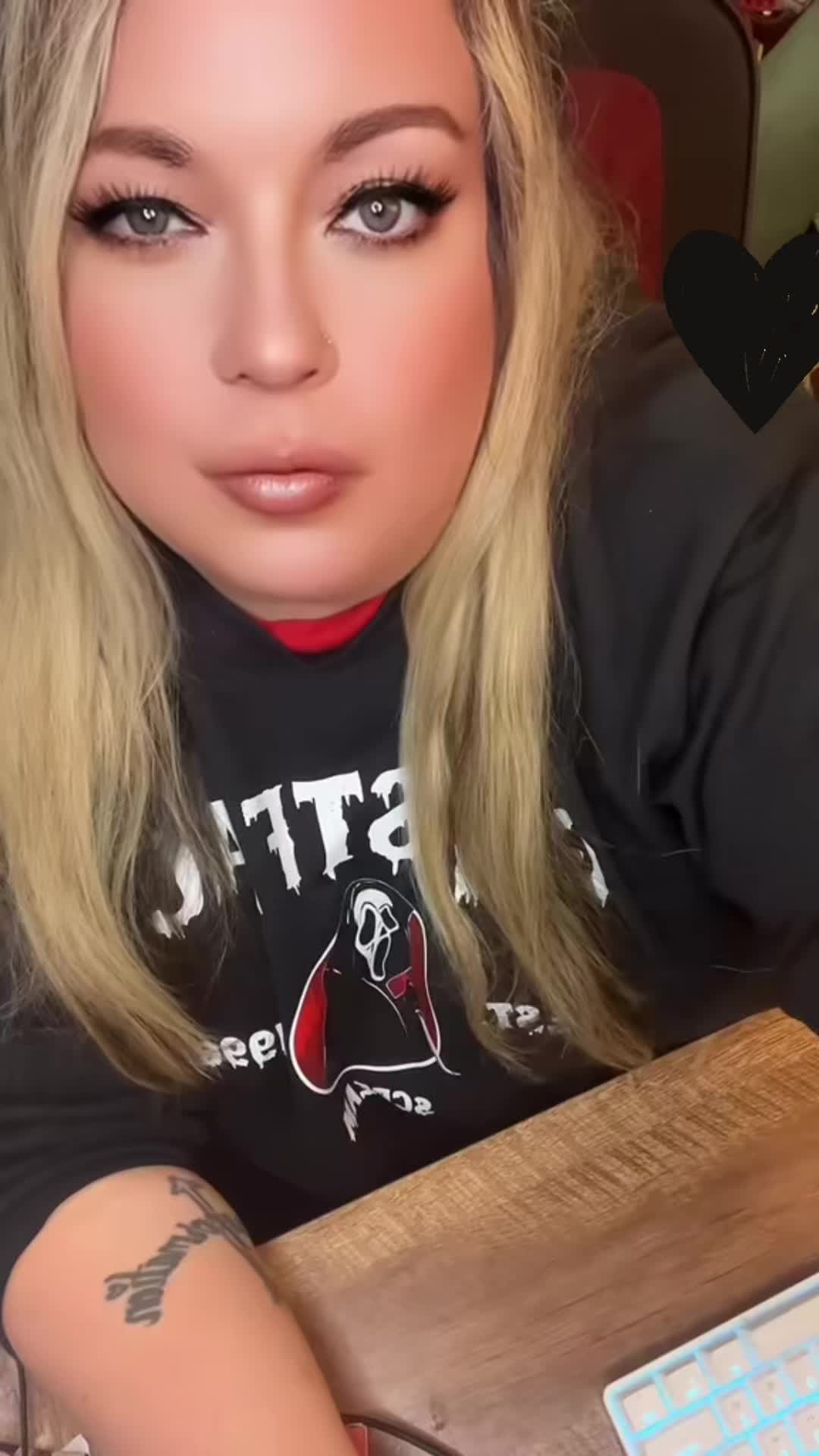 @Ellyn Marie170