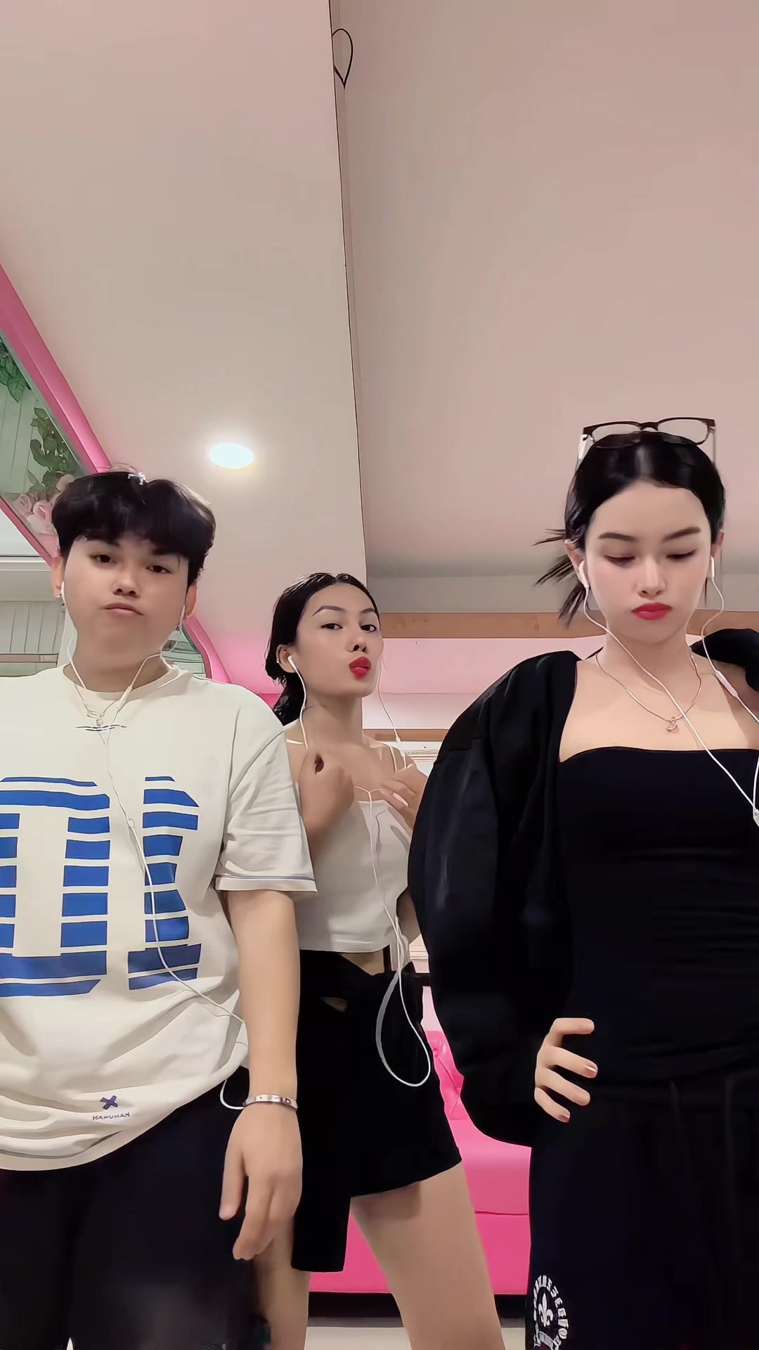 @LaorHours_Official