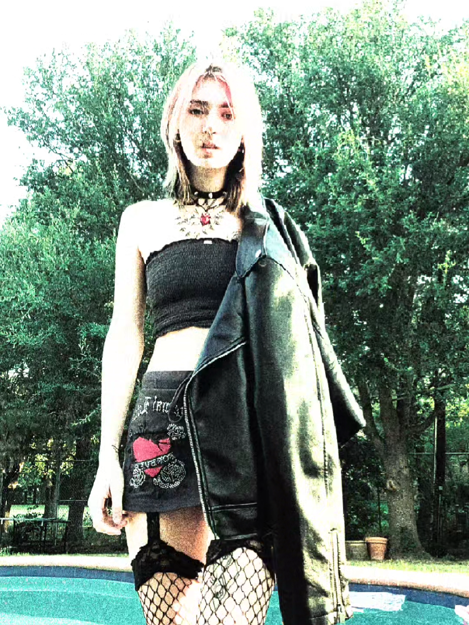 @⦻ Hollow_Lilith ⦻