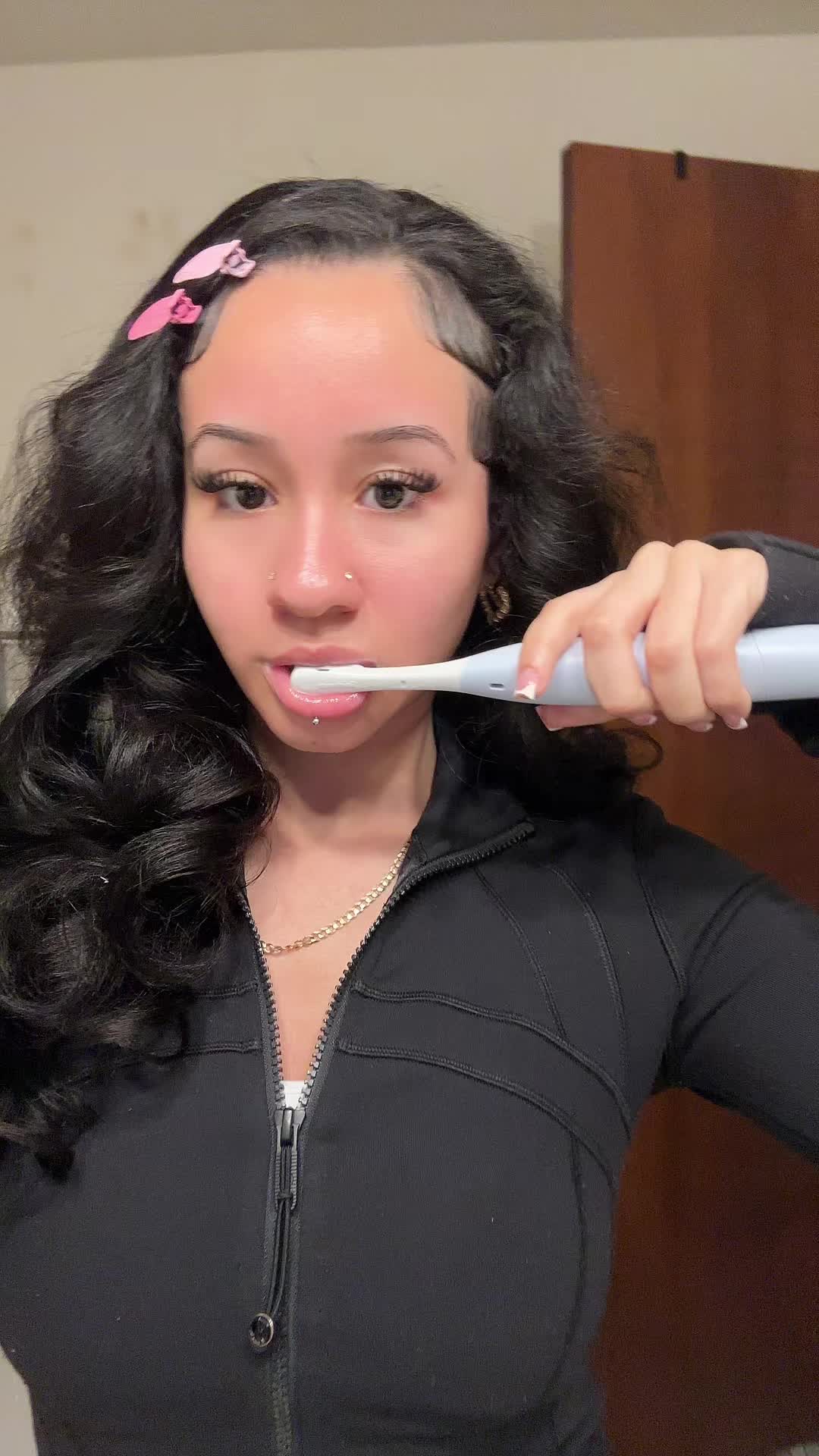 @yanelli