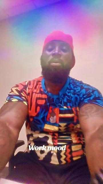 @Eze The Handsome King