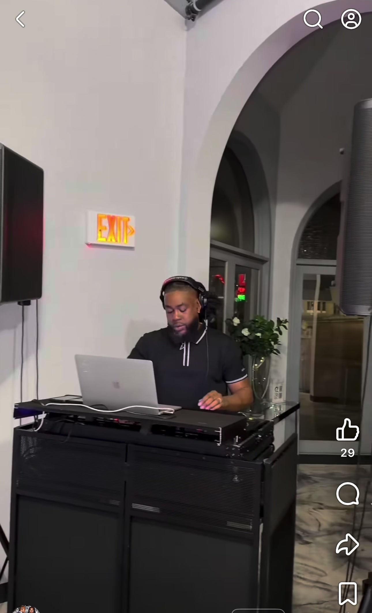 @Dj VON TRACKZ