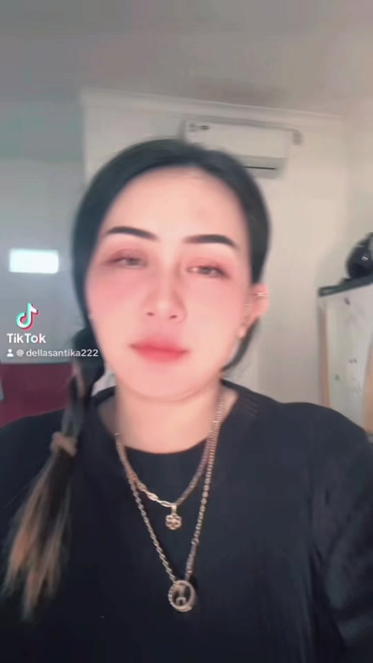 @DellaSantika22