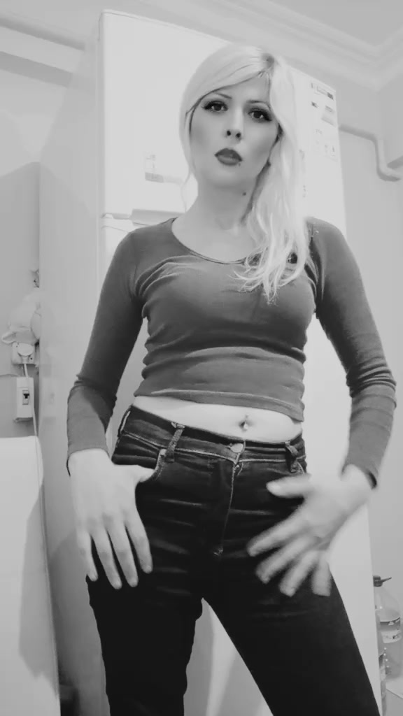 @04HULYAA🥀