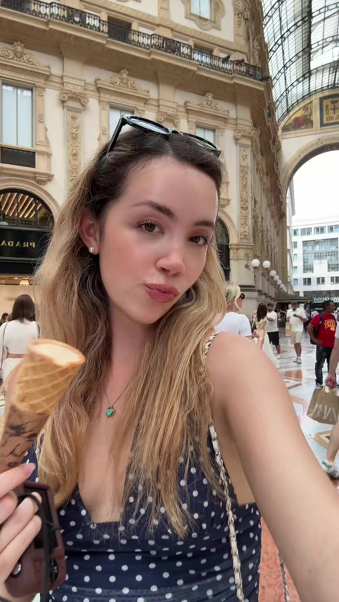 @Mónica