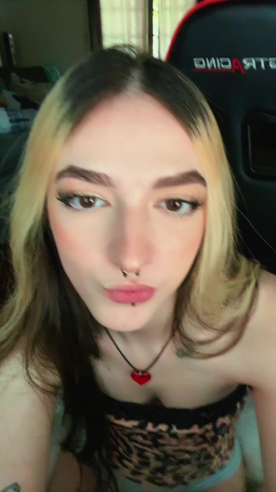 @alexis 🍒