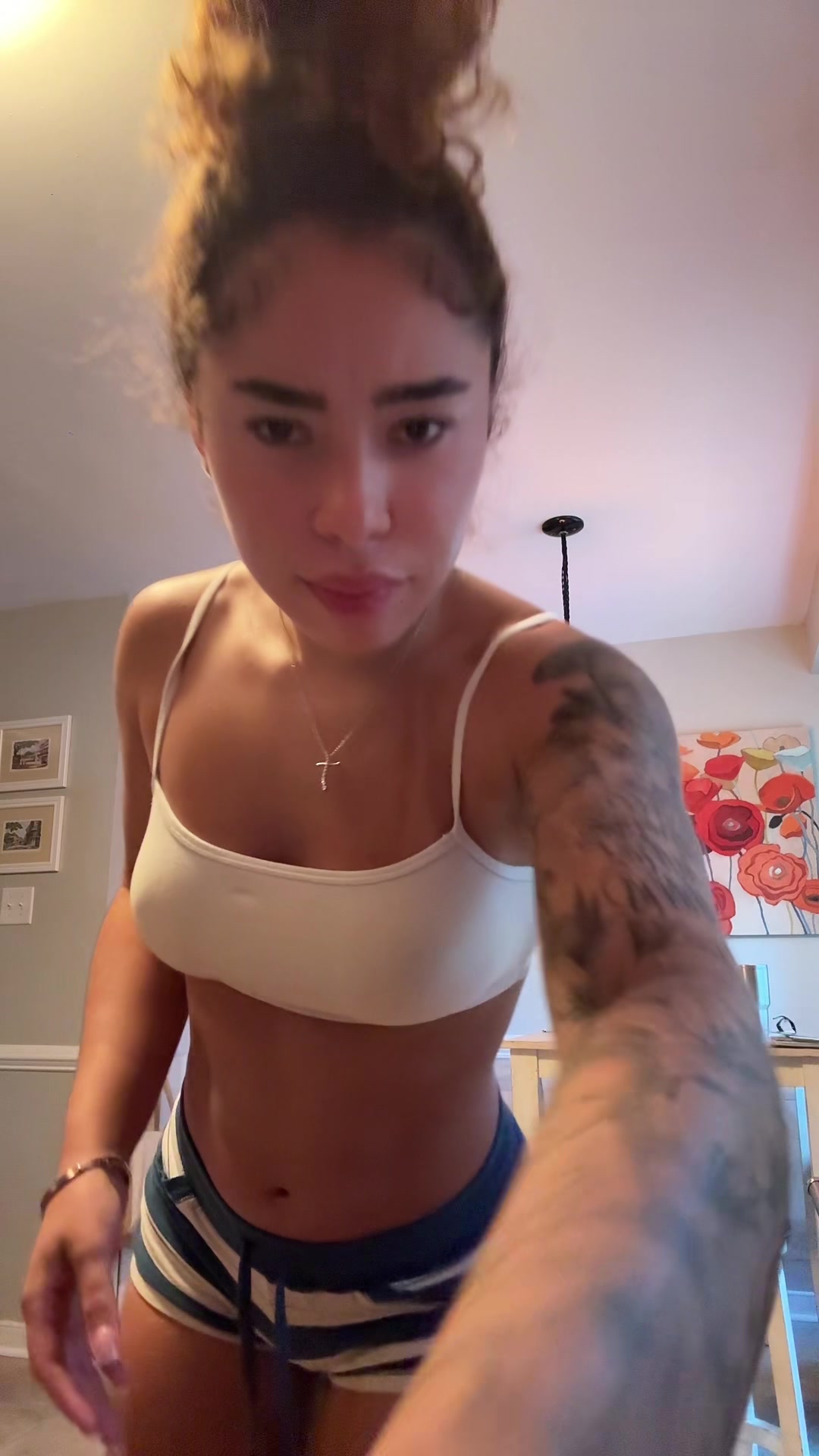 @Bella