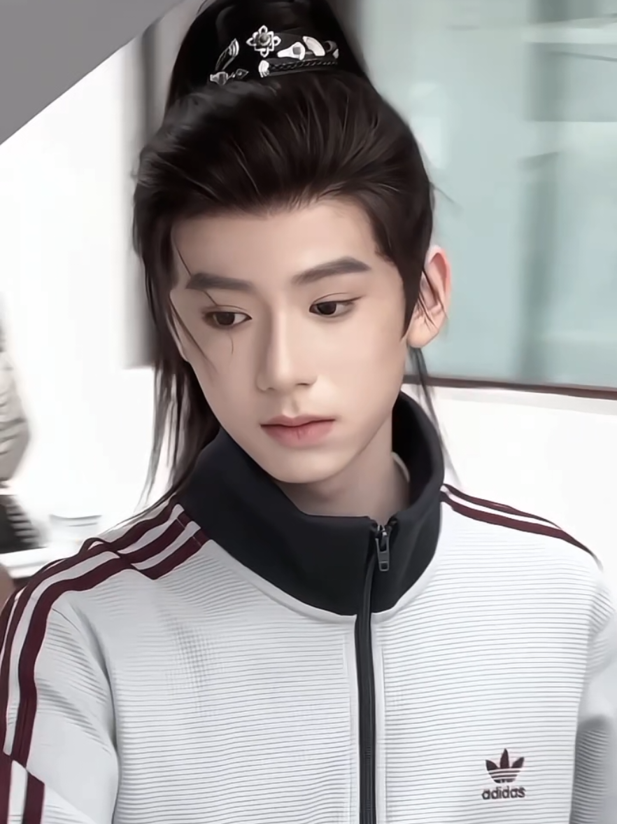 @SLYN