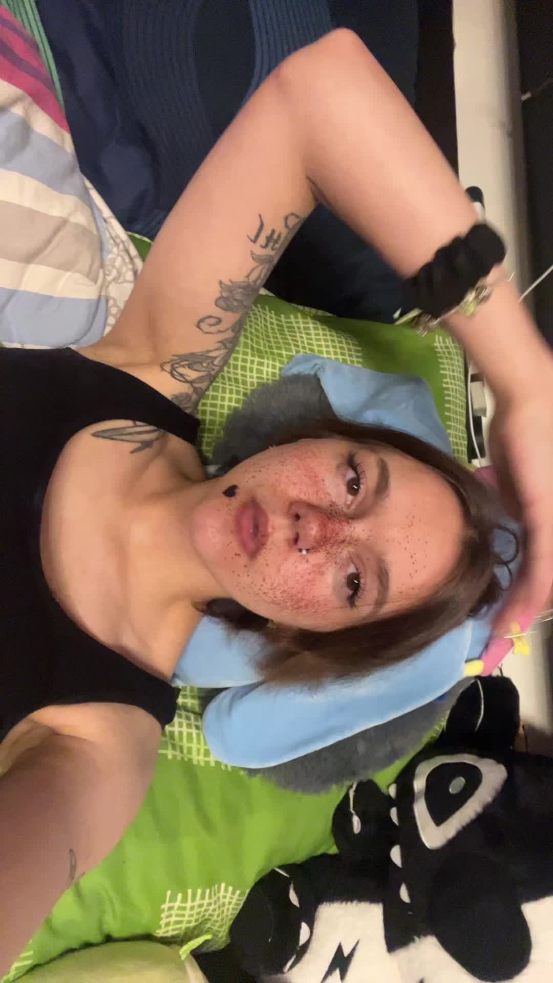 @Anschii_Queen
