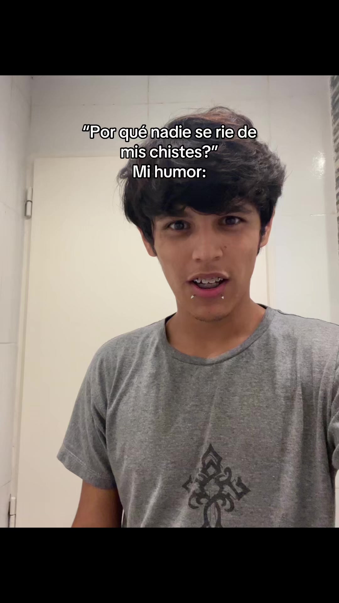 @メ