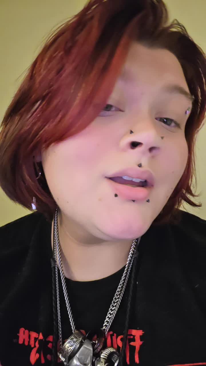 @damages_wifey