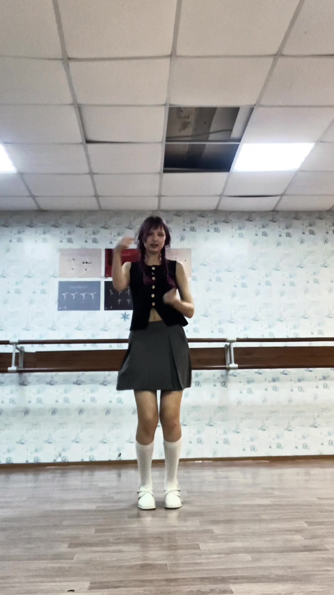 @алё [🍭💜] 7-1=0