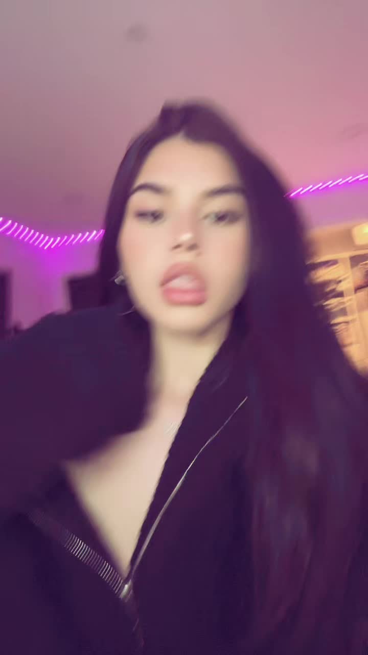@ZOE SCHWARTZ