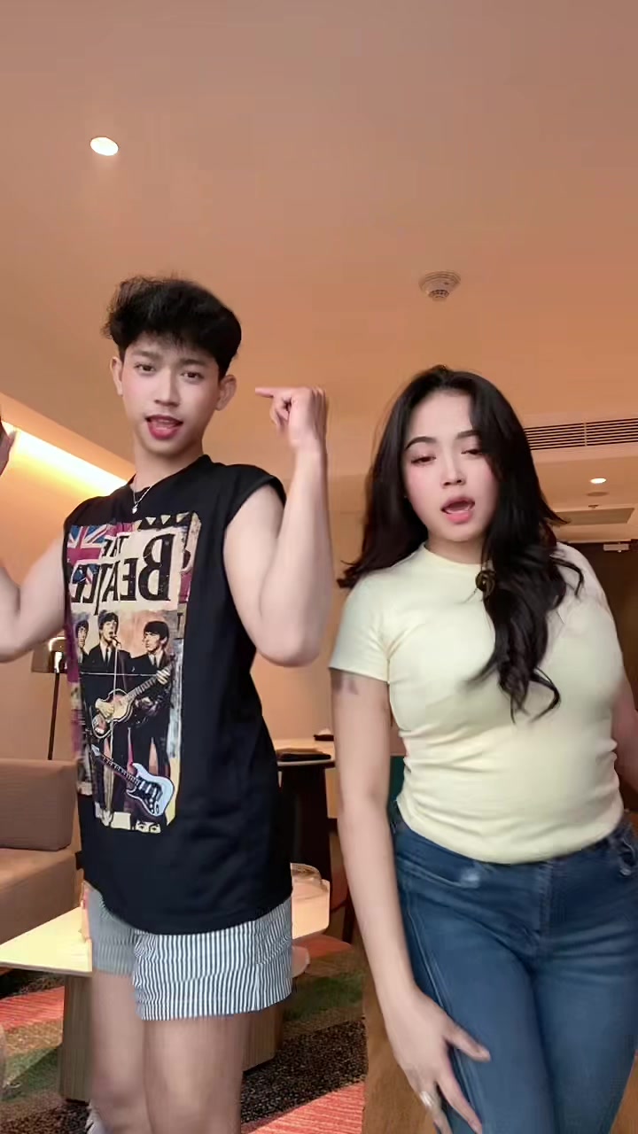 @thaniacry