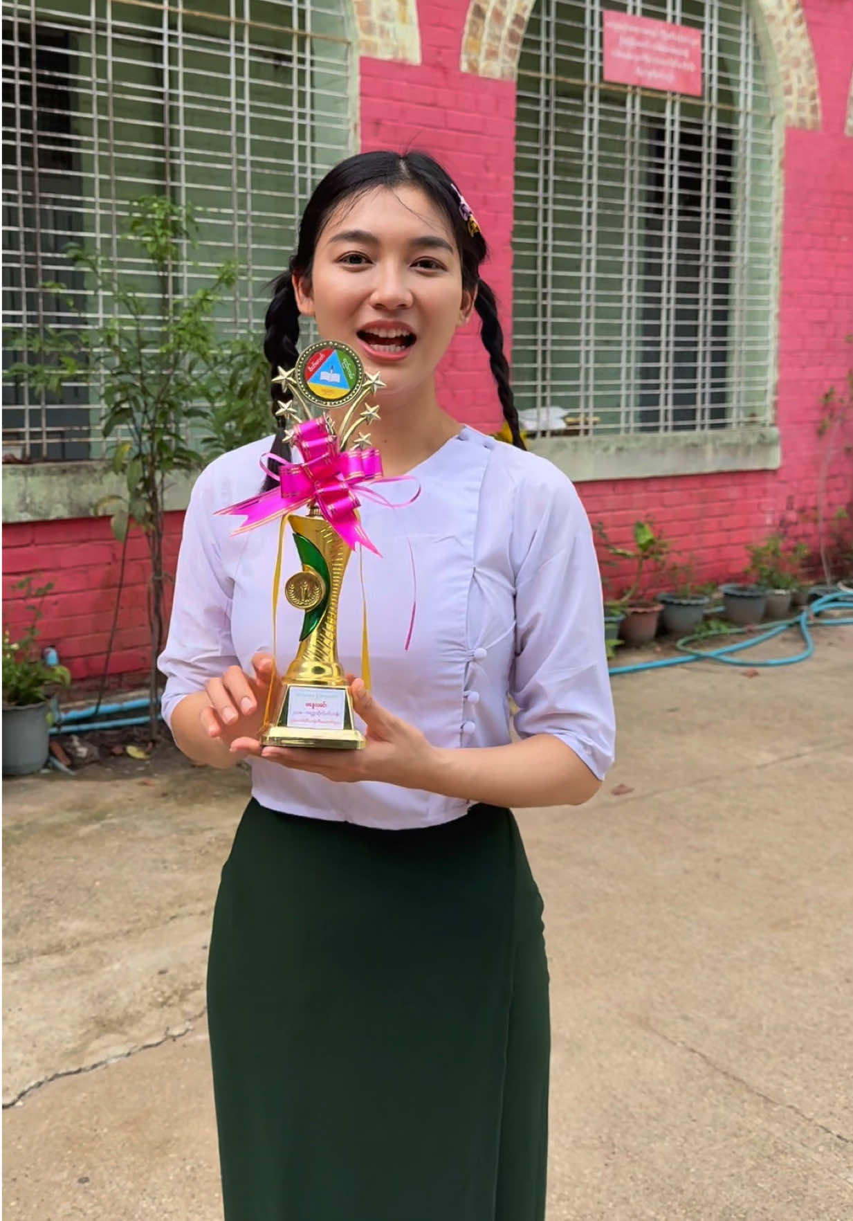 @Li Li Kyaw Khaing 🇲🇲