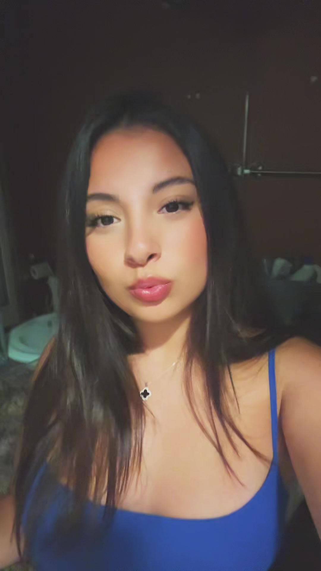 @🌺𝓜𝓸𝓷𝓪🌺