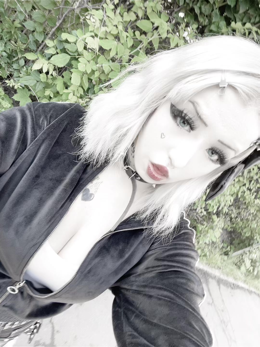 @whiiteshadow
