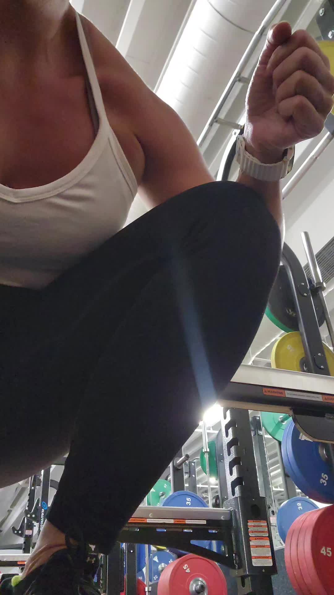 @curly_fitmom