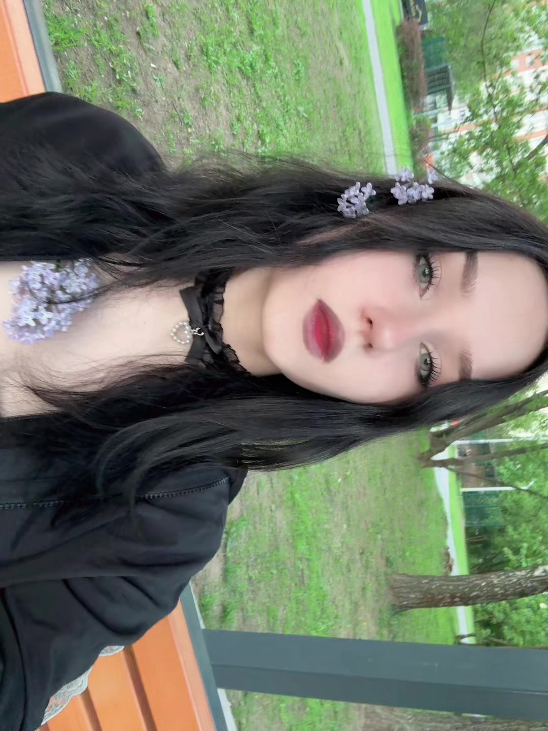 @олечка 𖣂
