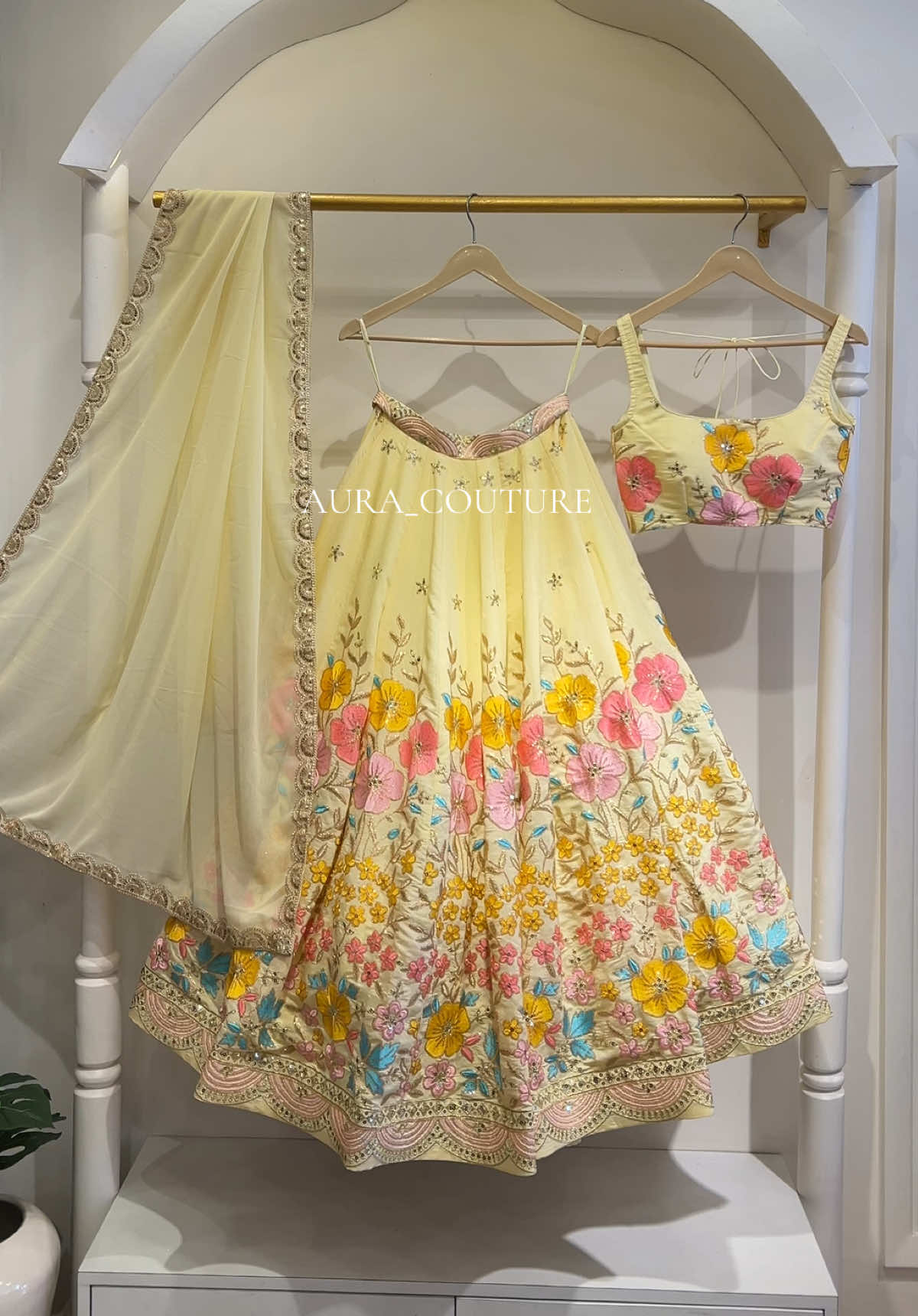 @aura_couture