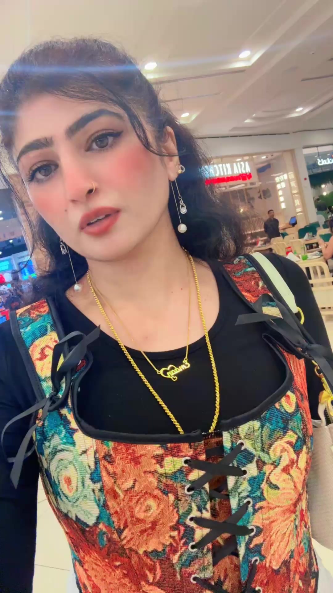 @Emaan Emo 🦋