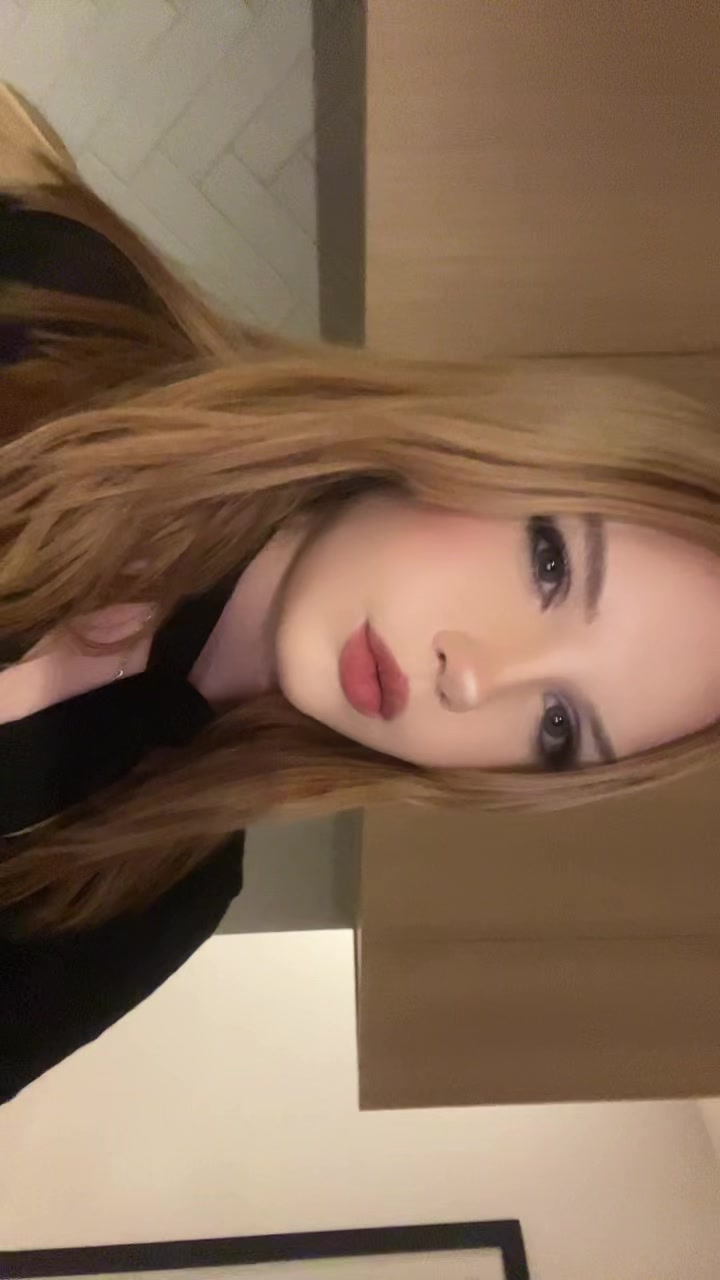 @Willowww
