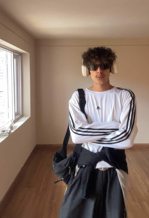 @KËsÜ🕸️🎧