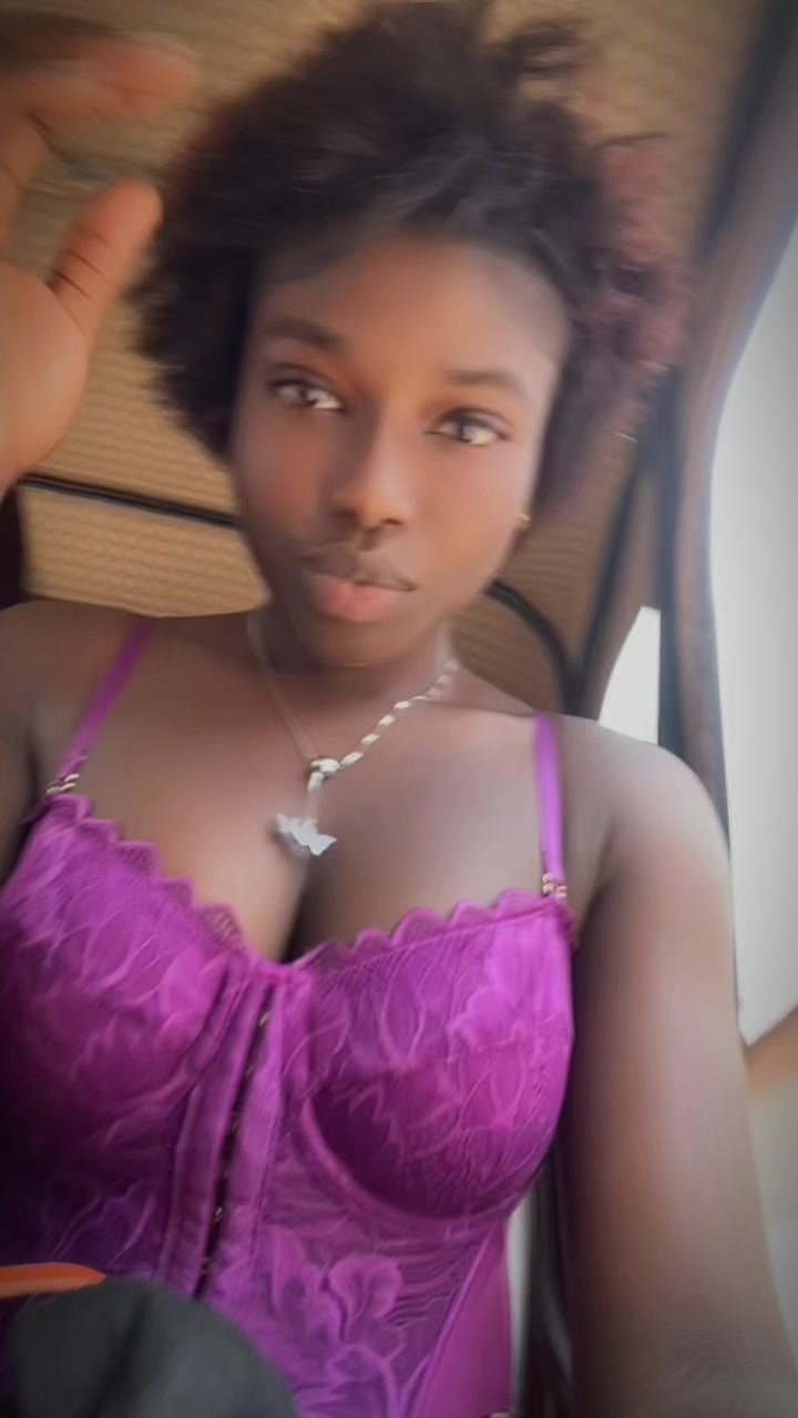 @Miss🤭 Romantic 💐